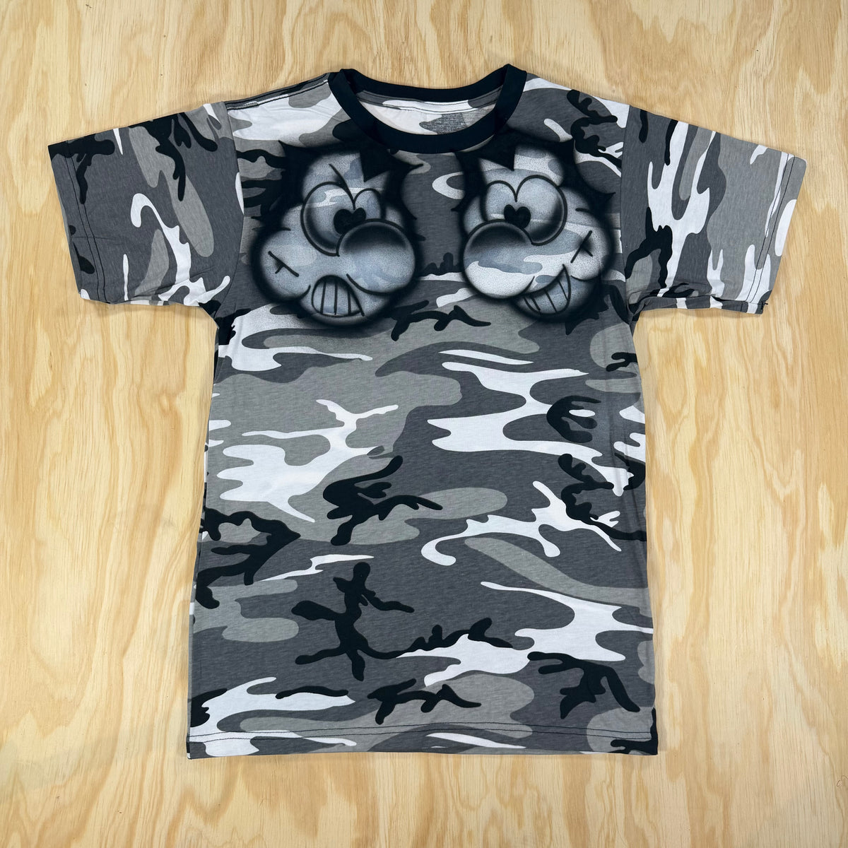 1/1 Atticus tore camo airbrush Small