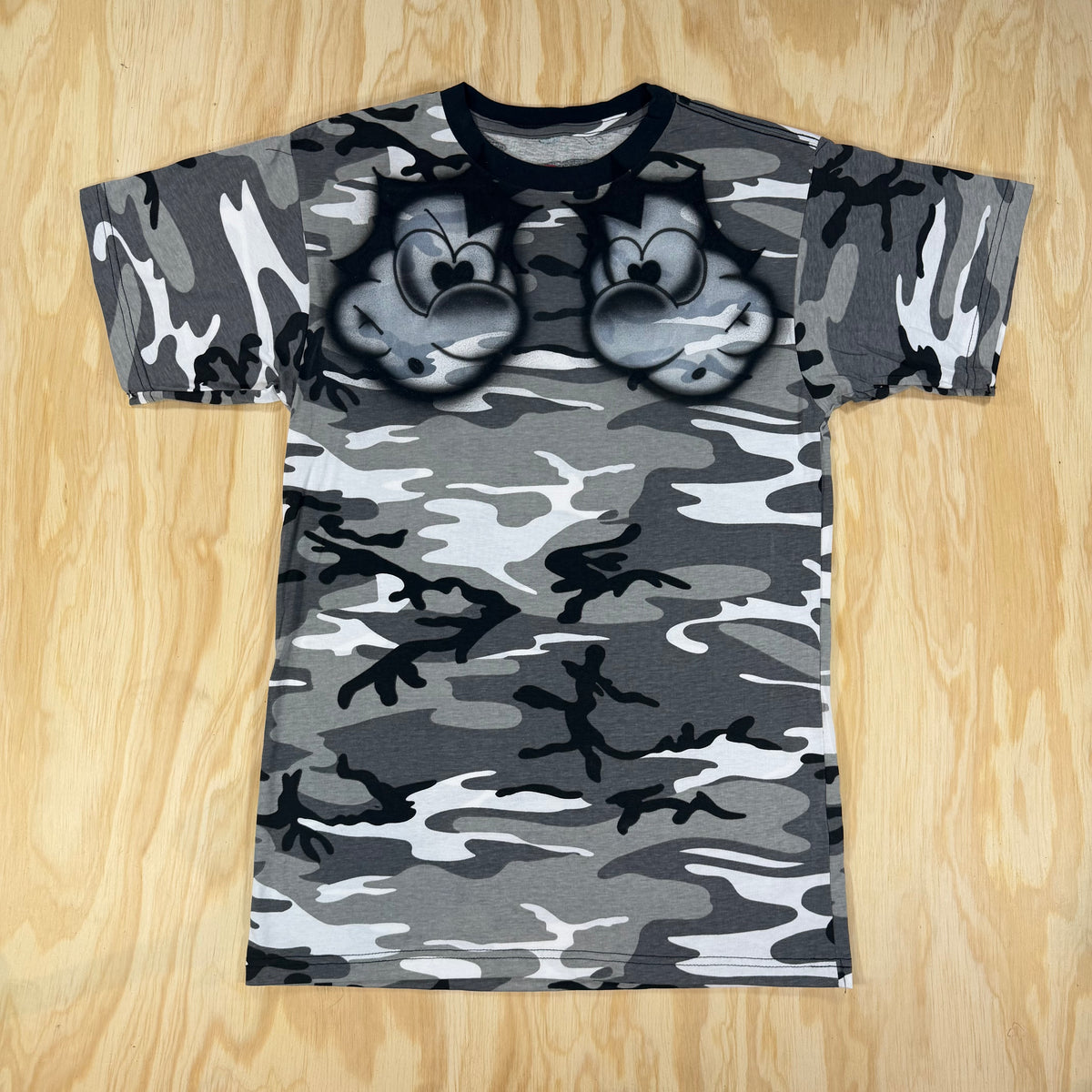 1/1 Atticus tore camo airbrush Medium