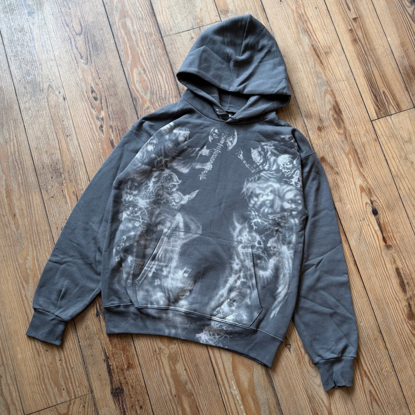 Letter airbrush grey hoodie