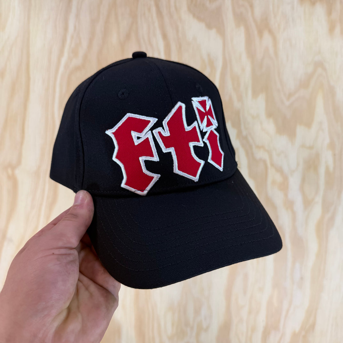fti hat red