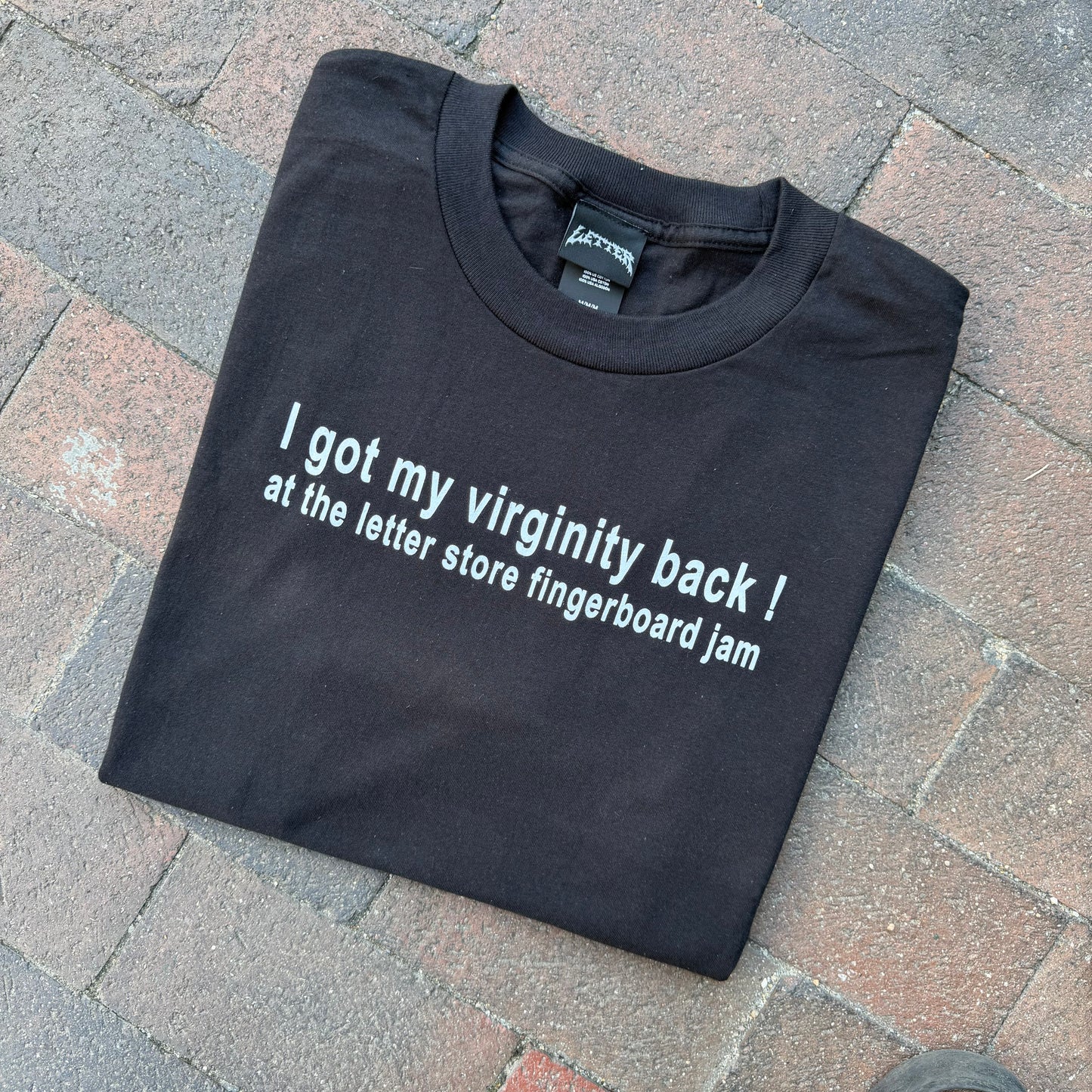 letter store fb tee