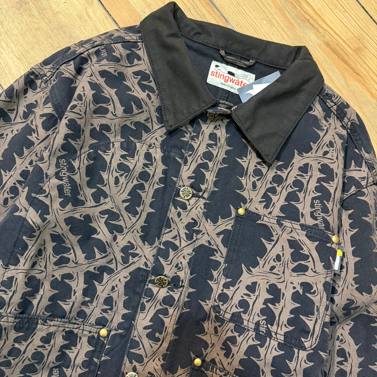 Sting Button Sting water button up – Letter Store